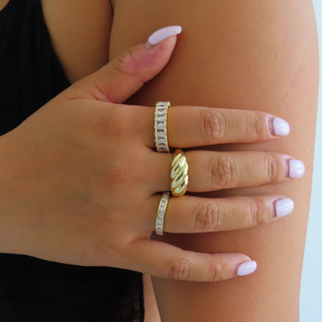 Regal Charm – Exquisite Princess Ring
