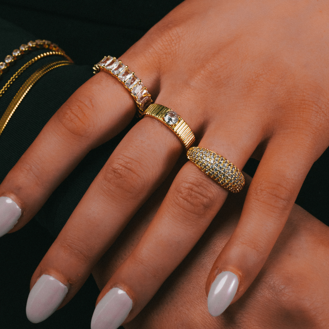 Radiant Aura – Luxe Statement Ring