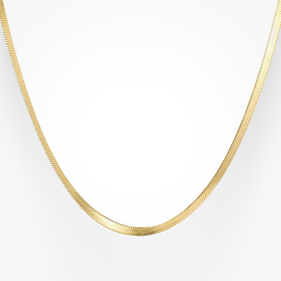 Serpentine Luxe – Dazzling Elegance Awaits