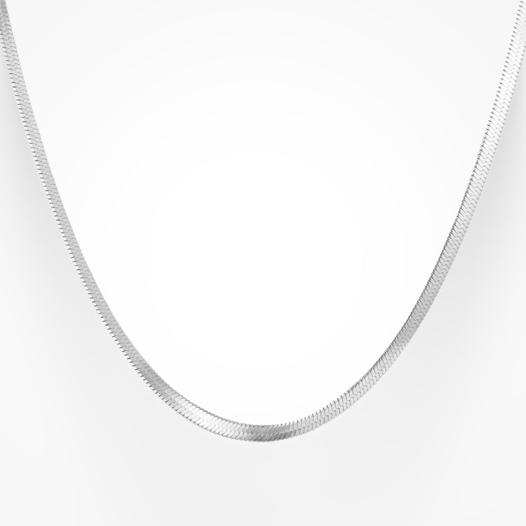 Serpentine Luxe – Dazzling Elegance Awaits