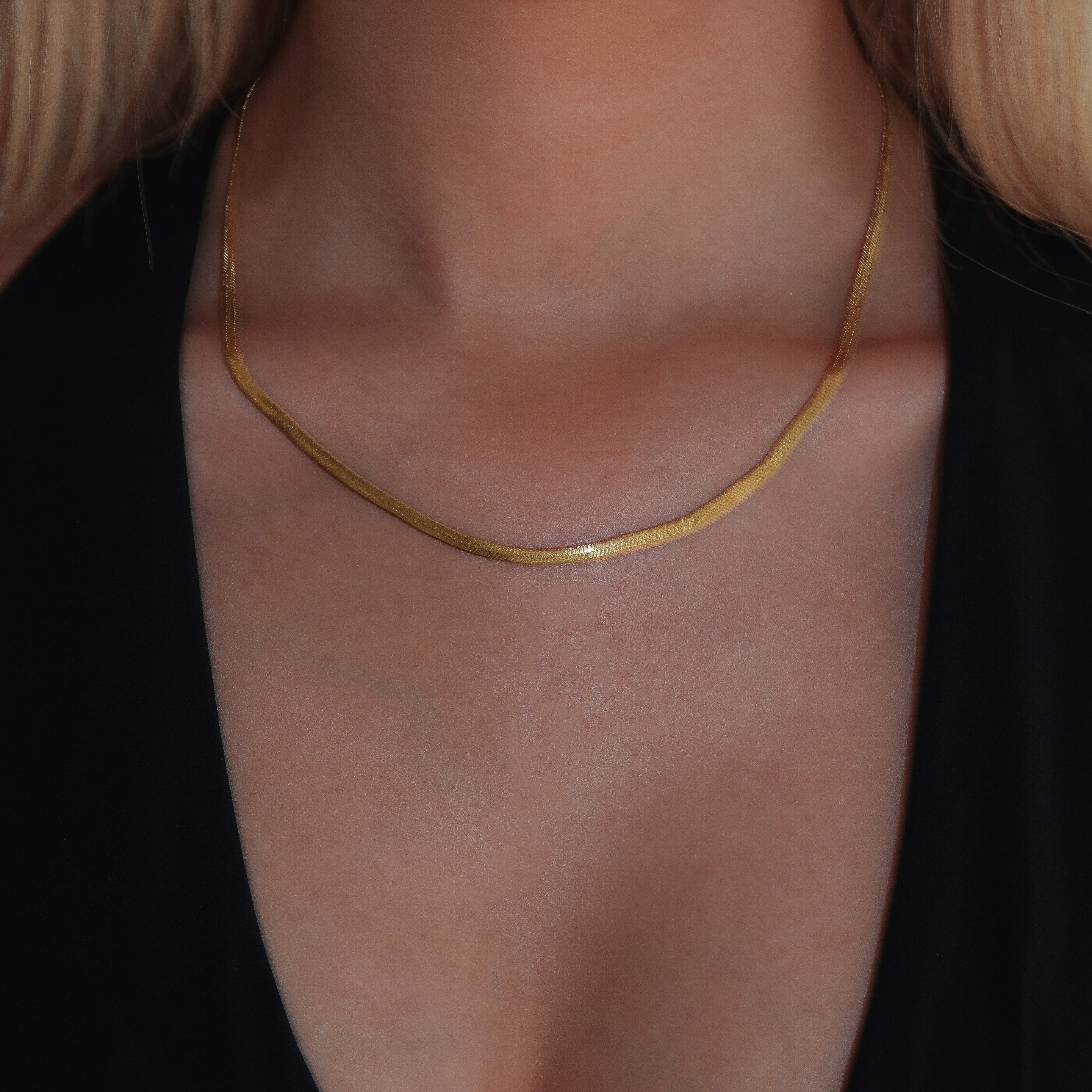 Serpentine Luxe – Waterproof Elegance
