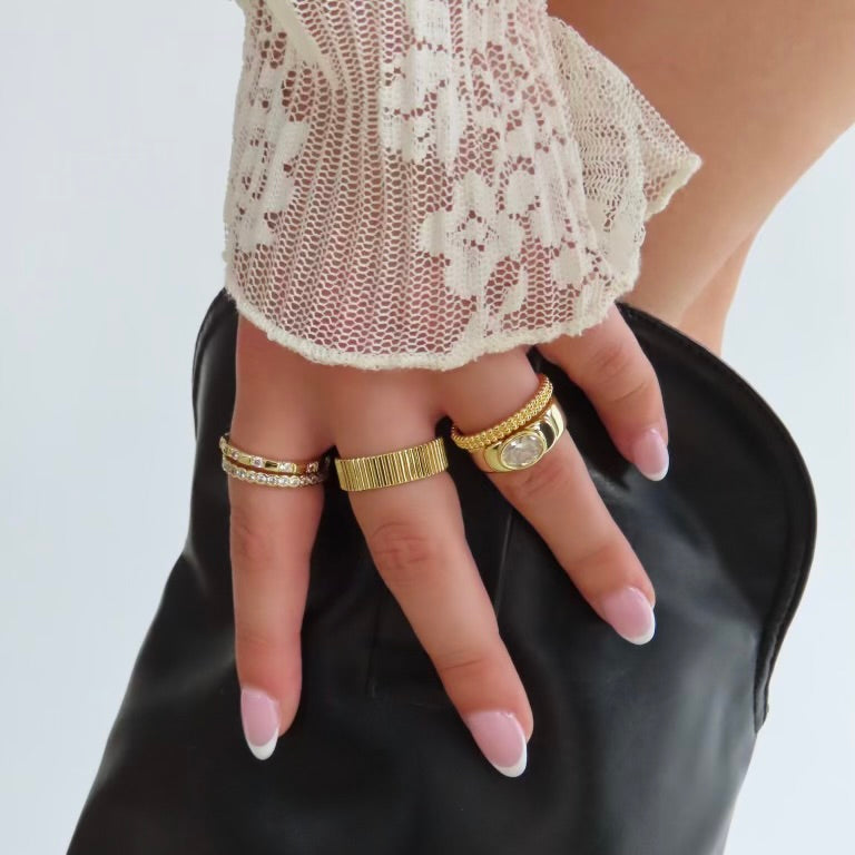 Venice Elegance – Luxe Comfort Ring